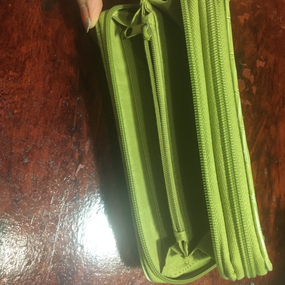 Free Add on! Upcycled Repaired Olive Green Minicci Wallet - Picture 3 of 10